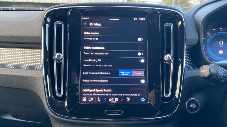 Volvo XC40 2.0 B4P Plus Dark 5dr Auto Petrol Estate